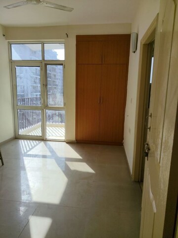 Room in 3 BHK Apartment at Trishla City, Patiala Road – for Rent