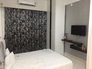 Bedroom in 2 BHK Apartment at Eskay Itus Apartment, Andheri West – for Rent