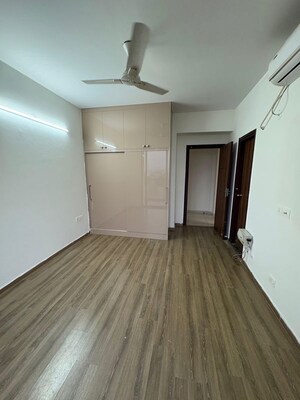 Room in 2.5 BHK Apartment at Godrej Icon, Sector 88a – for Rent