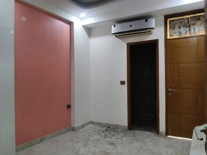 Room in 3 BHK Builder Floor at Sector 73 – for Sale
