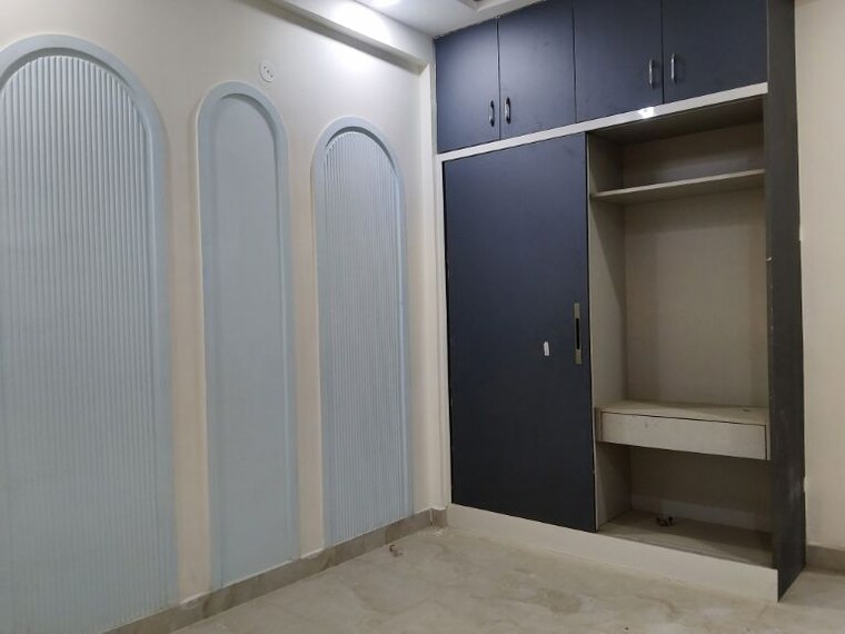 Room, sector 73 3 Bedroom 1400 Sq.Ft. Builder Floor In Sector 73 Noida 10113059