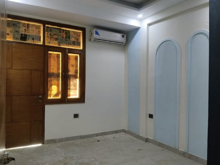 Room, sector 73 3 Bedroom 1400 Sq.Ft. Builder Floor In Sector 73 Noida 10113059