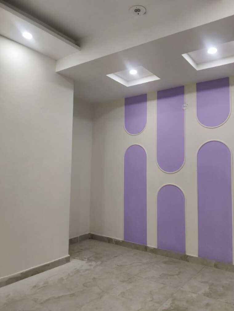 Room, sector 73 3 Bedroom 1400 Sq.Ft. Builder Floor In Sector 73 Noida 10113059