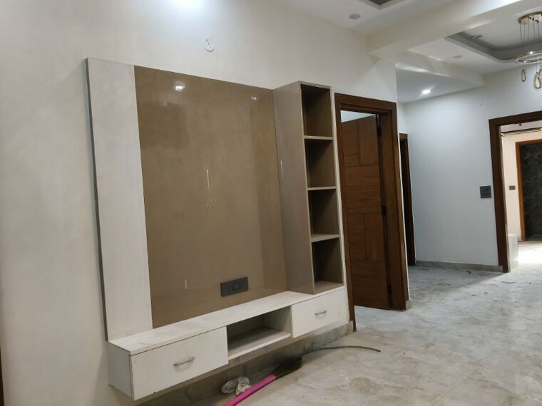 Room, sector 73 3 Bedroom 1400 Sq.Ft. Builder Floor In Sector 73 Noida 10113059