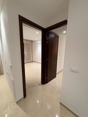 Room in 2 BHK Apartment at Hiranandani Highland, Powai – for Sale