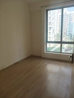 2 BHK + Servant Room Apartment For Sale in DLF Regency Park I