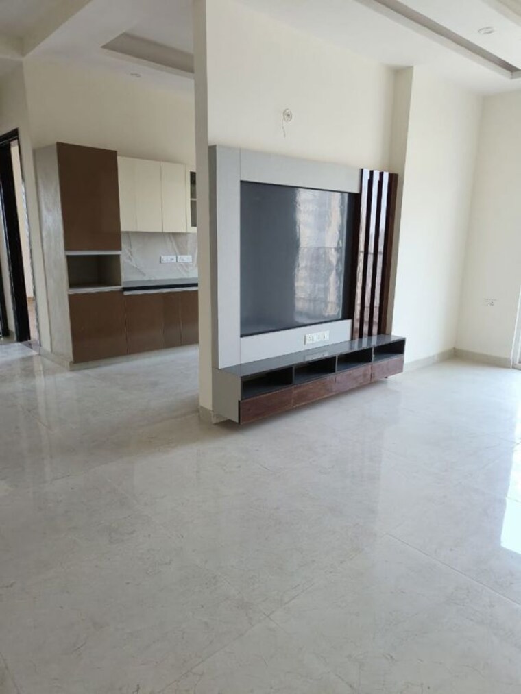Kitchen, renowned-renox-thrive 3.5 Bedroom 1905 Sq.Ft. Apartment In Sector 10 Greater Noida Greater Noida 10113075