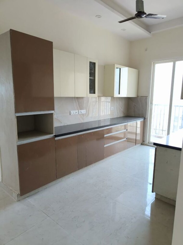 Kitchen, renowned-renox-thrive 3.5 Bedroom 1905 Sq.Ft. Apartment In Sector 10 Greater Noida Greater Noida 10113075