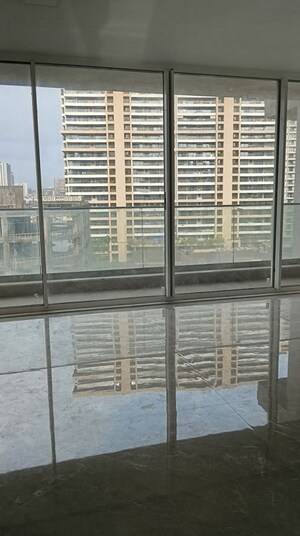 Room in 3 BHK Apartment at Andheri West – for Rent