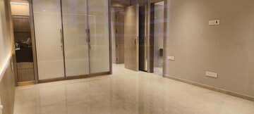 Room in 4 BHK Apartment at Raiaskaran Parthenon, Andheri West – for Rent