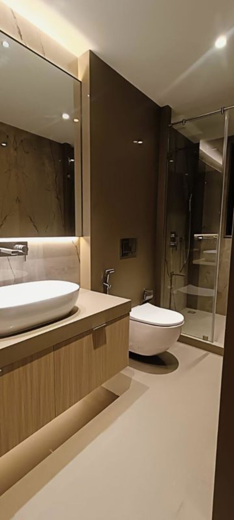 Bathroom, raiaskaran-parthenon 4 Bedroom 5000 Sq.Ft. Apartment In Andheri West Mumbai 9159099