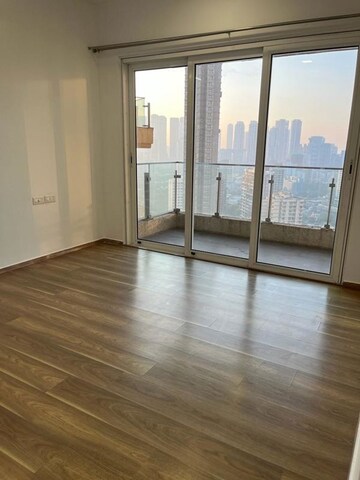 Room in 3 BHK Apartment at L&T Crescent Bay T2, Parel – for Rent