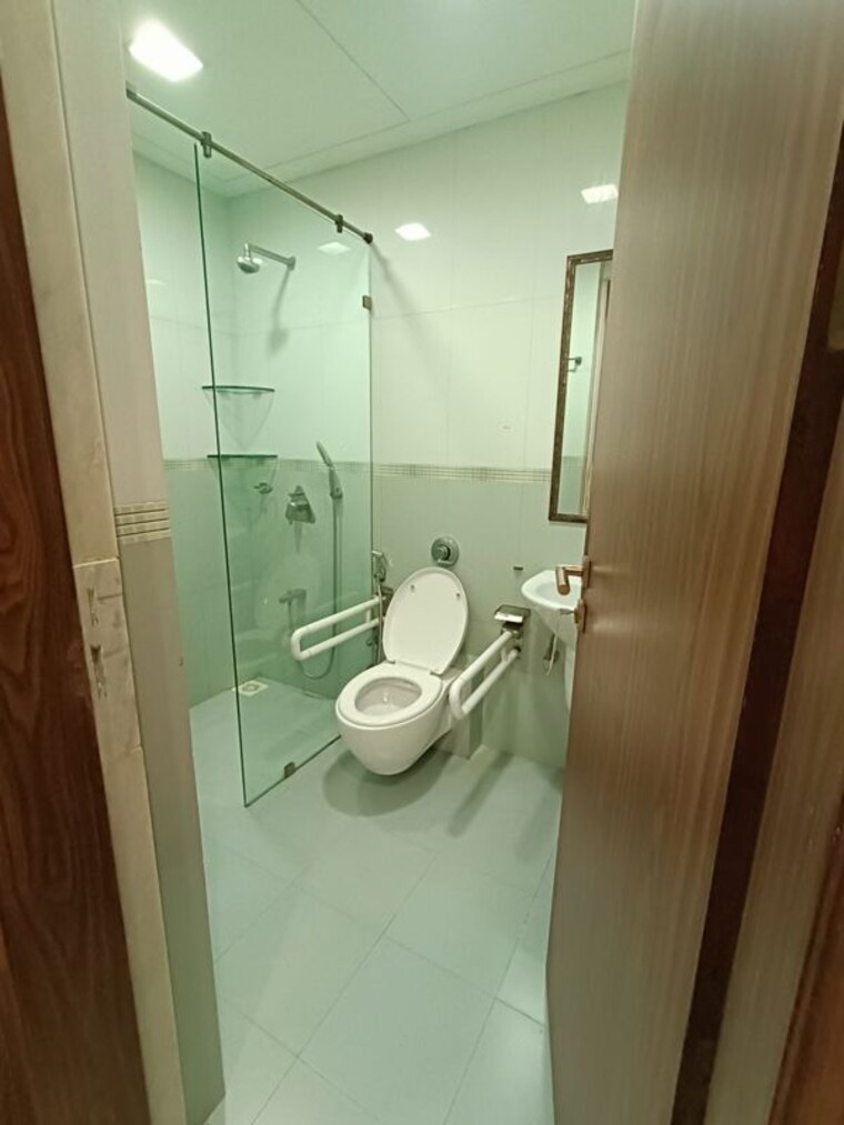 Bathroom, kabir-apartment 4 Bedroom 3500 Sq.Ft. Apartment In Juhu Mumbai 9112676