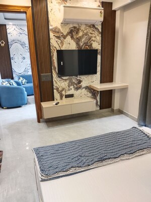 Bedroom in 1 BHK Builder Floor at Sector 43 – for Rent