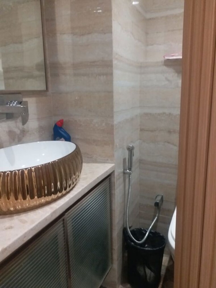 Washroom, lodha-new-cuffe-parade Commercial Office Space 468 Sq.Ft. In Wadala Mumbai 10113070