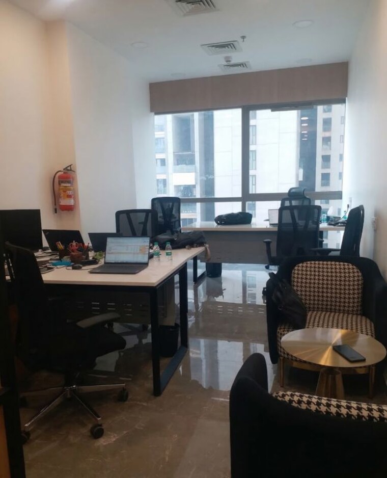 Team Area, lodha-new-cuffe-parade Commercial Office Space 468 Sq.Ft. In Wadala Mumbai 10113070