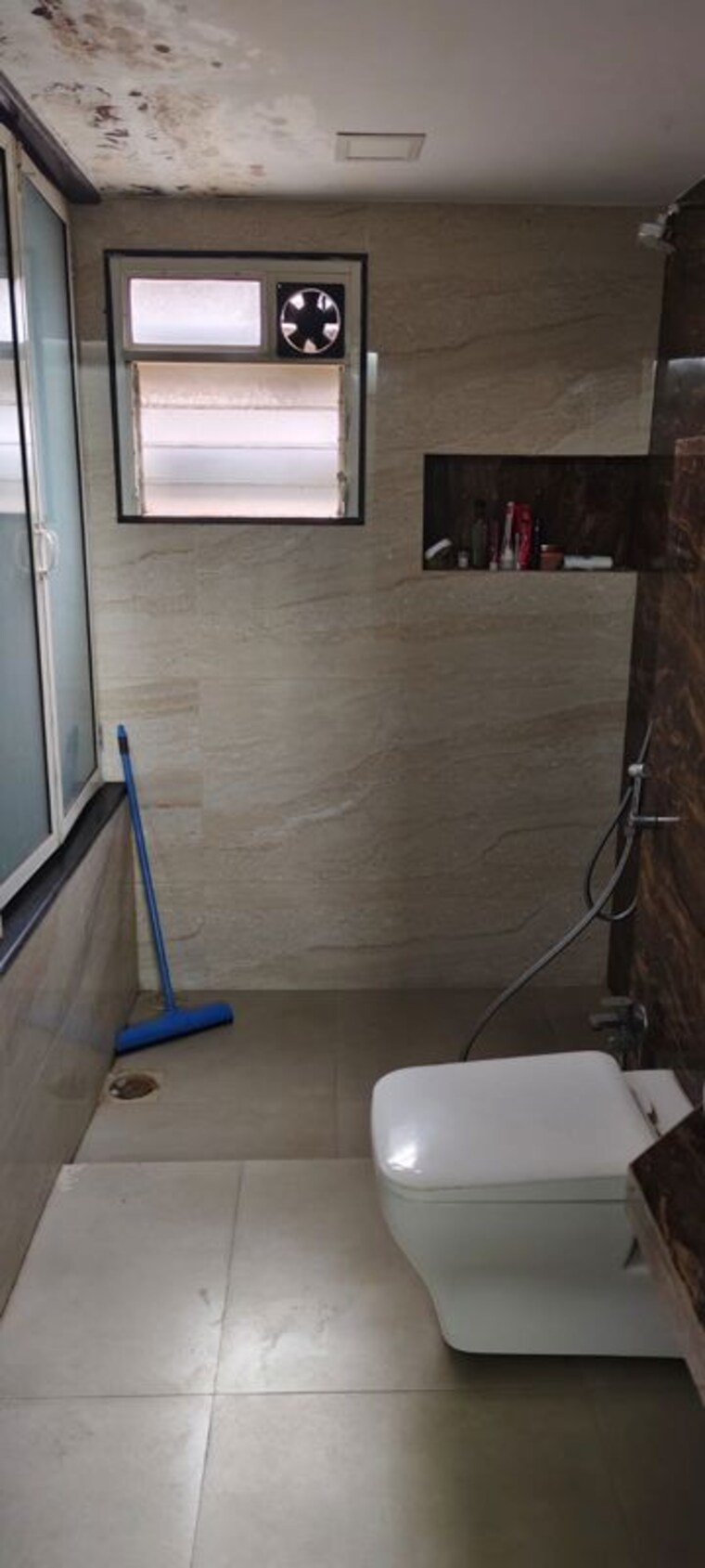 Bathroom, titanium-towers 2 Bedroom 1000 Sq.Ft. Apartment In Andheri West Mumbai 9099995