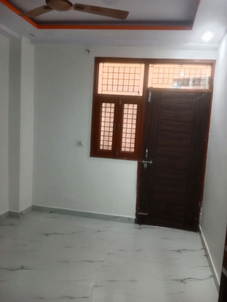 Room, vipin garden 4 Bedroom 120 Sq.Yd. Builder Floor In Vipin Garden Delhi 10113217