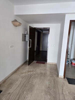 Room in 3 BHK Apartment at Accel CF, Cunningham Road – for Rent