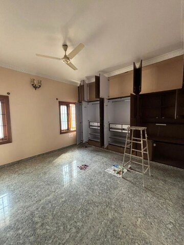 Room in 4 BHK Apartment at Rajmahal Apartments Sadashiva Nagar, Sadashiva Nagar – for Rent