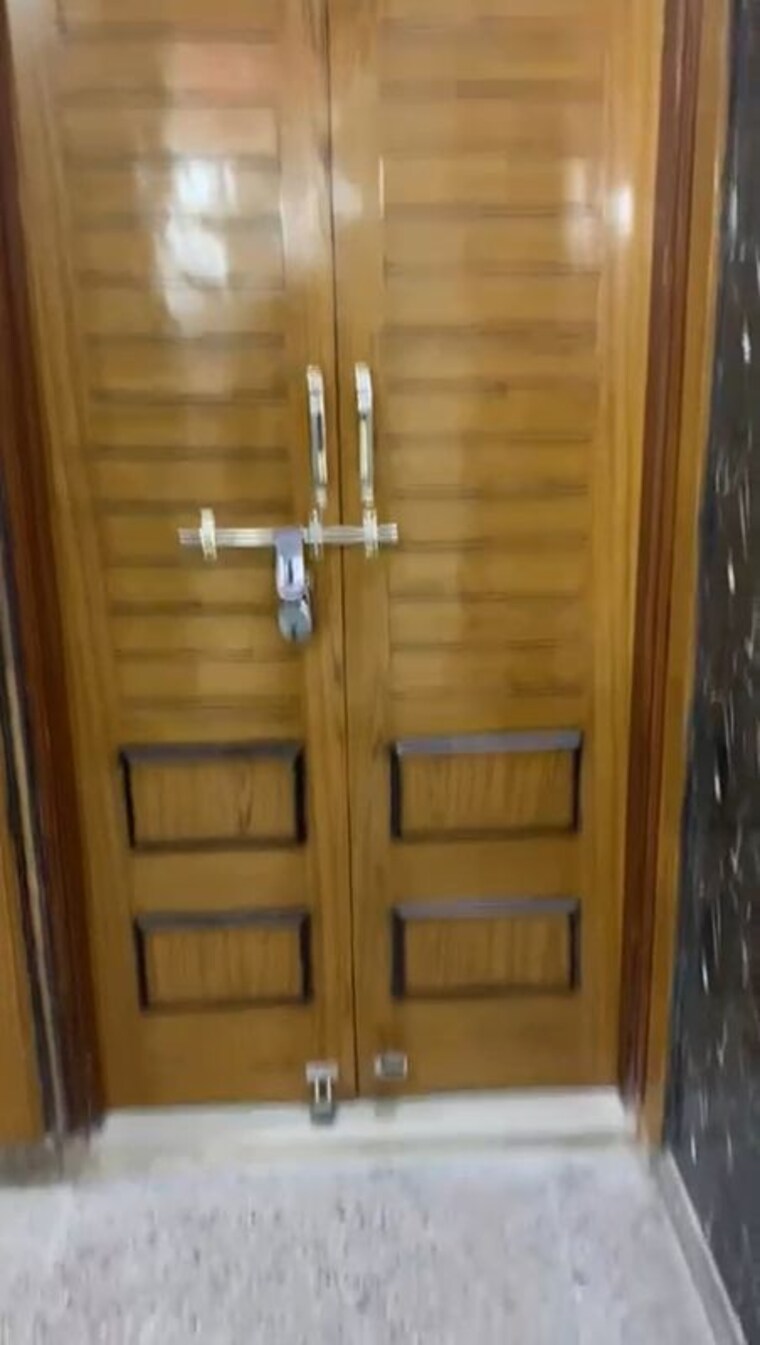 undefined, vipin garden 3 Bedroom 90 Sq.Yd. Builder Floor In Vipin Garden Delhi 10113427