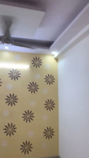 Furnished Amenities in 3 BHK Builder Floor at Vipin Garden – for Sale
