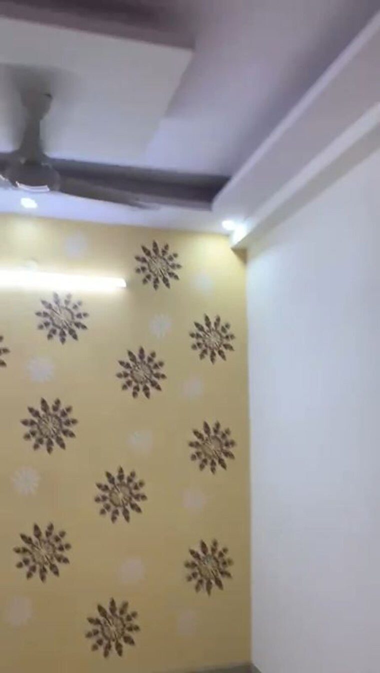 undefined, vipin garden 3 Bedroom 90 Sq.Yd. Builder Floor In Vipin Garden Delhi 10113427