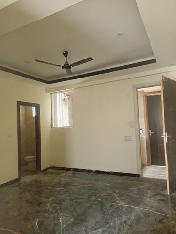 Room in 1 BHK Builder Floor at Sector 73 – for Sale
