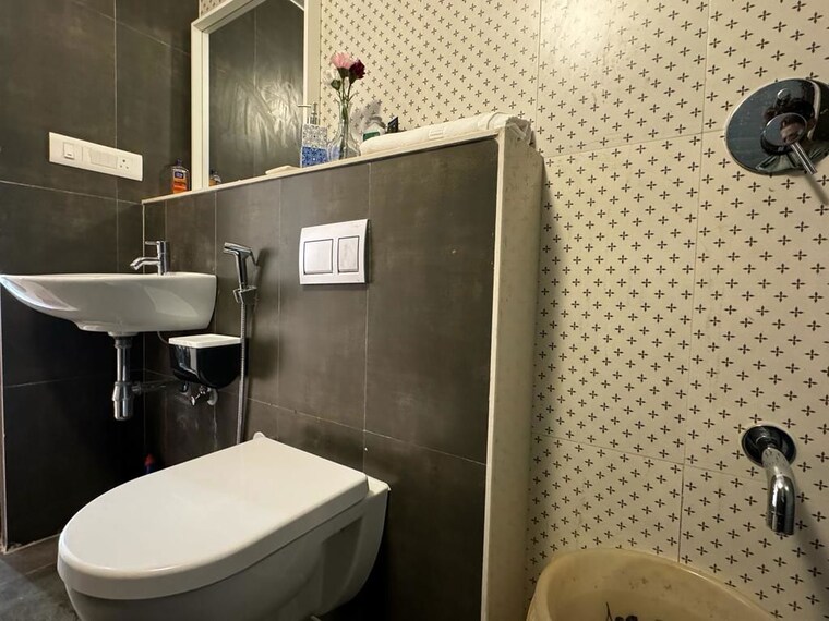 Attached Bathroom, lodha-palava-fresca 1.5 Bedroom 750 Sq.Ft. Apartment In Dombivli East Thane 10113507