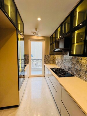 Kitchen in 3 BHK Builder Floor at BPTP Green Oaks, Sector 70a – for Sale