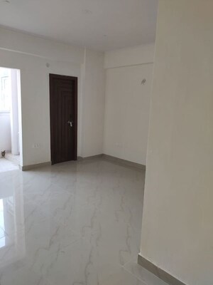 Room in 3.5 BHK Apartment at Renowned Renox Thrive, Sector 10 Greater Noida – for Sale