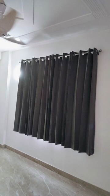 Building Lobby in 3 BHK Builder Floor at BPTP Parkland Pride, Sector 77 – for Sale