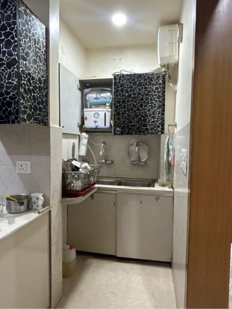 Kitchen, sector 11 4 Bedroom 300 Sq.Yd. Builder Floor In Sector 11 Faridabad 10113692