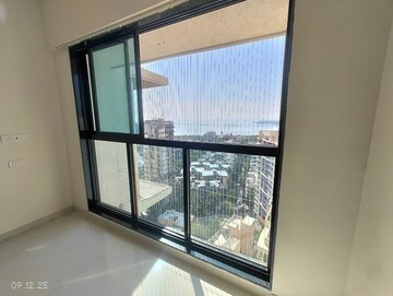 Room in 3 BHK Apartment at Kalikund Heights, Tardeo – for Rent