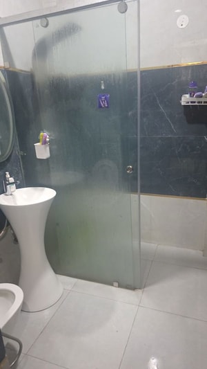 Furnished Amenities in 2 BHK Builder Floor at Ghatkopar East – for Rent