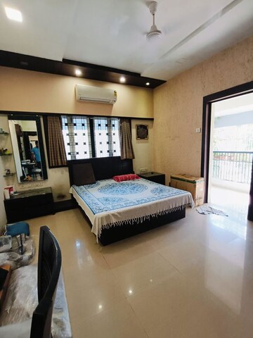 Bedroom in 3 BHK Apartment at Walchand Terraces, Tardeo – for Rent