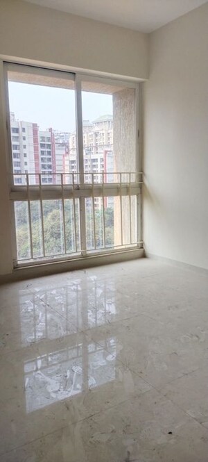 Room in 2 BHK Apartment at Vijay Orovia, Ghodbunder Road – for Sale