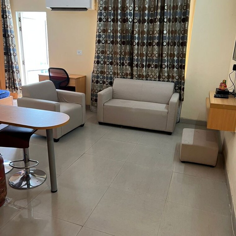 Team Area, supertech-czar-suites 1 RK 535 Sq.Ft. Apartment In Omicron I Greater Noida Greater Noida 10114039