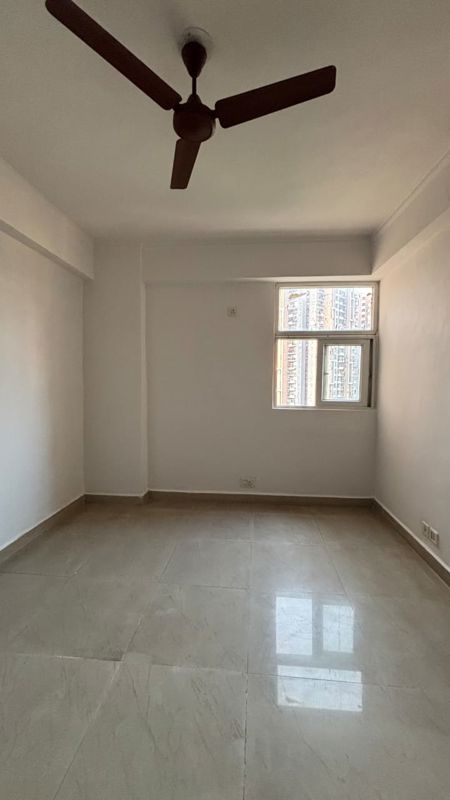 2 BHK Apartment For Sale in Ajnara Le Garden