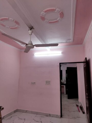 Room in 1 BHK Builder Floor at Nehru Nagar – for Rent