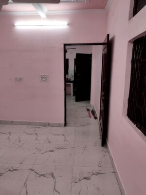 Room in 1 BHK Builder Floor at Nehru Nagar – for Rent