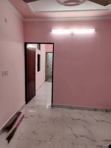 Room in 1 BHK Builder Floor at Nehru Nagar – for Rent