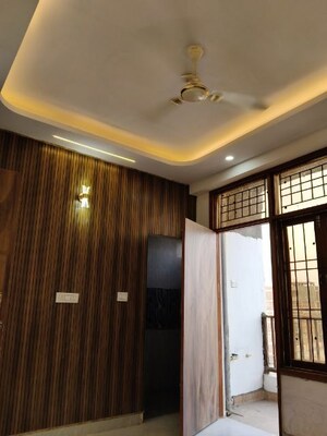 Room in 3 BHK Builder Floor at Sector 73 – for Sale