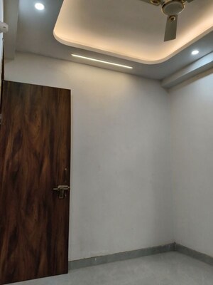 Room in 3 BHK Builder Floor at Sector 73 – for Sale