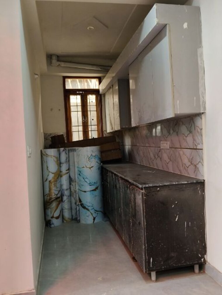 Kitchen, sector 73 3 Bedroom 1400 Sq.Ft. Builder Floor In Sector 73 Noida 10114208