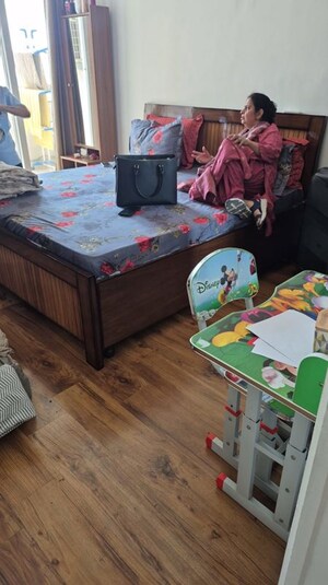 Bedroom in 3 BHK Apartment at Sector 85 – for Rent