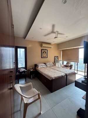 Bedroom in 3 BHK Apartment at Prithvi Apartment Tardeo, Tardeo – for Rent