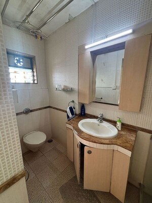 Bathroom in 3 BHK Apartment at Prithvi Apartment Tardeo, Tardeo – for Rent