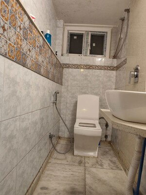 Bathroom in 1 RK Builder Floor at Lajpat Nagar ii – for Rent