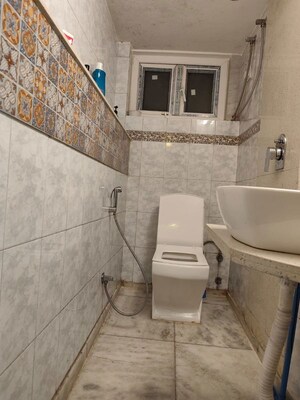 Bathroom in 1 RK Builder Floor at Lajpat Nagar ii – for Rent